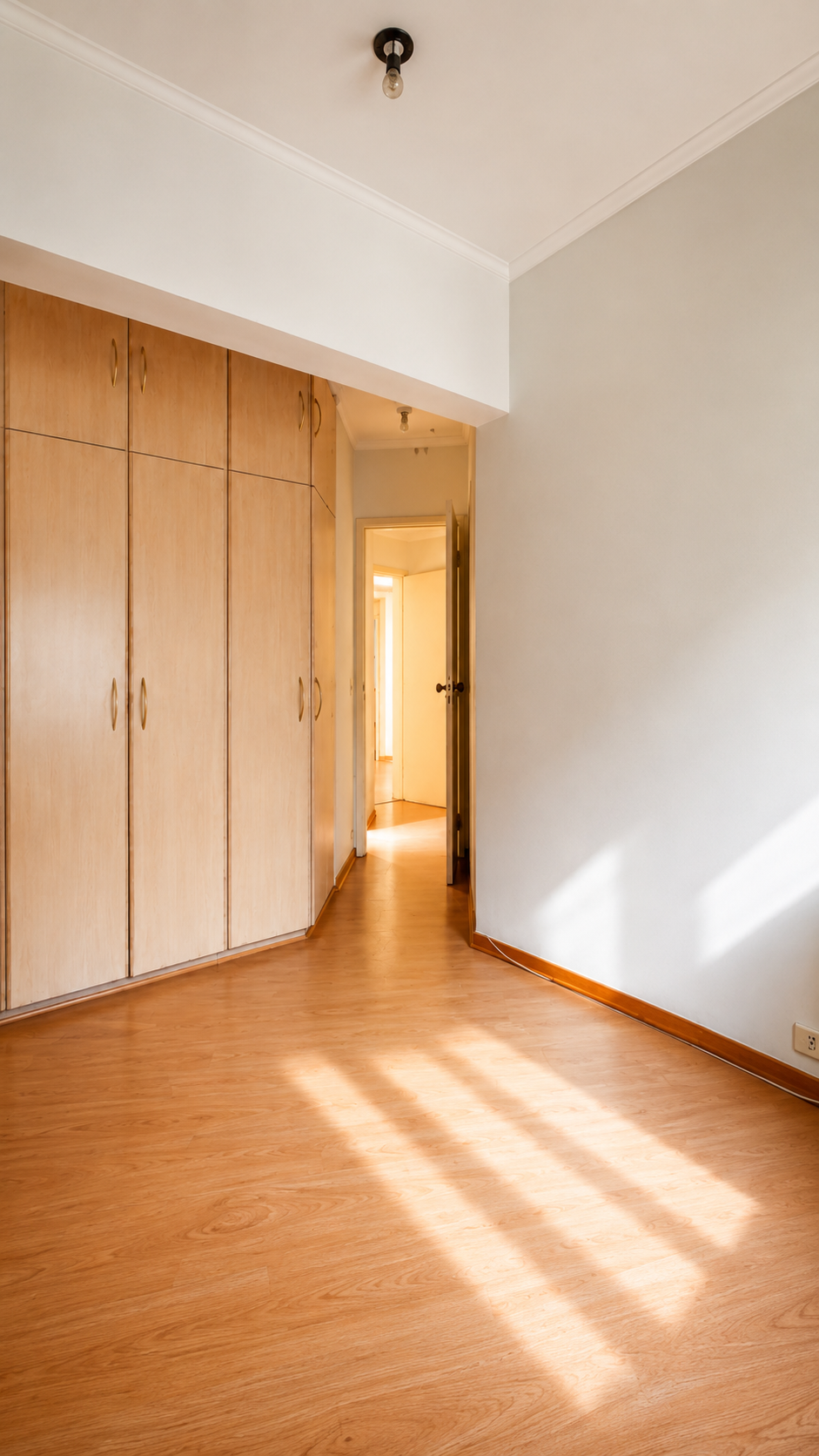 Amplo Apartamento de 128m² com 3 Quartos (1 Suíte) e 2 Vagas na Vila Nova Conceição - Imagem 4